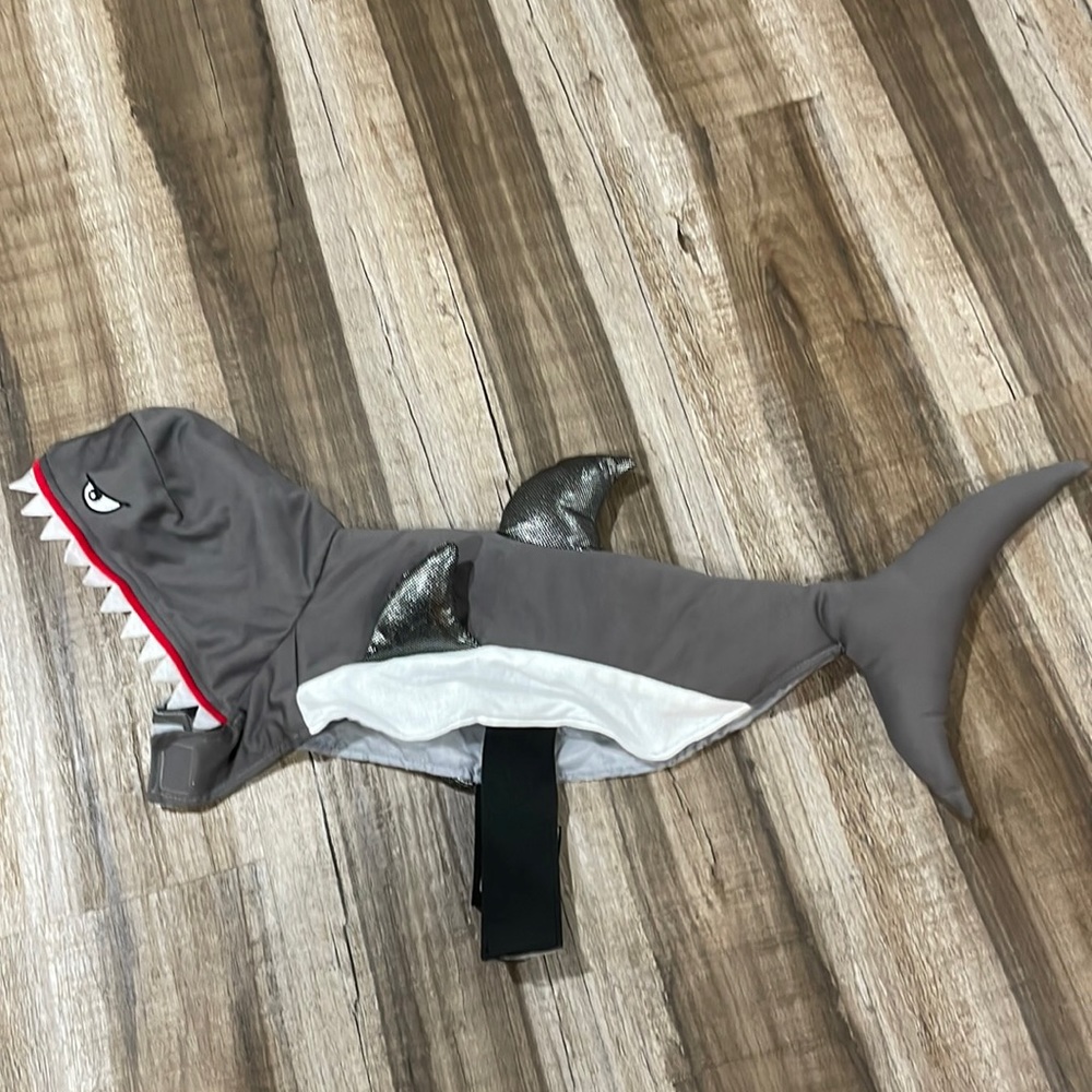 Dog Halloween Costume-Shark Size Large (our med sized dog wore this, he’s 35lbs)